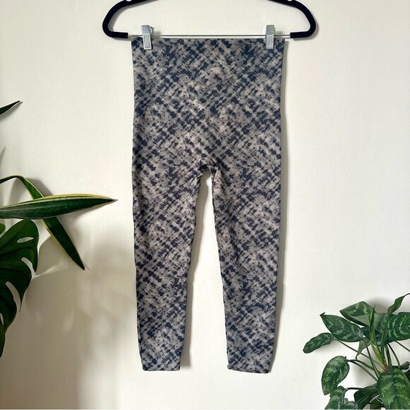 SPANX Look At Me Now Seamless Watercolor Patterned Leggings Size L - Picture 2 of 4